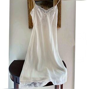 Vintage Victoria Secrets Pearl  Silk Embroidered Slip/ Dress  Size Small